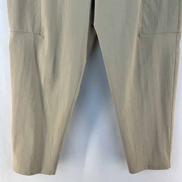 Lululemon Utilitarian Cargo Pants - Picture 4 of 9